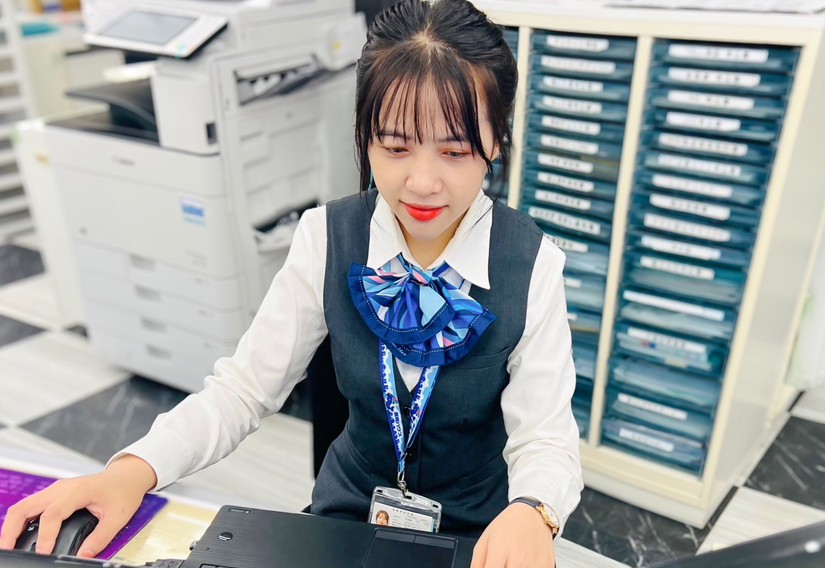外国人は初めて日本へ来る時困っている方が多いです。その人たちに何か手伝ってあげたい