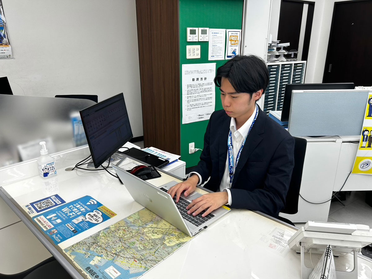 ネット掲載用の物件撮影や代理案内を担当し、お客様のお部屋探しをサポートしています！