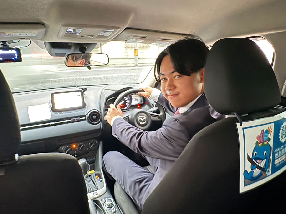 写真撮影を担当し、“この部屋いいな”と思ってもらえる写真を目指して学び、将来はお客様に満足してもらえるよう成長します。