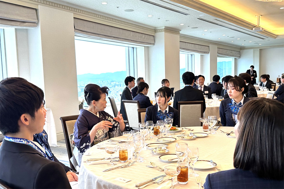 懇親会