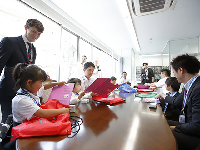 親子会社見学会の様子2