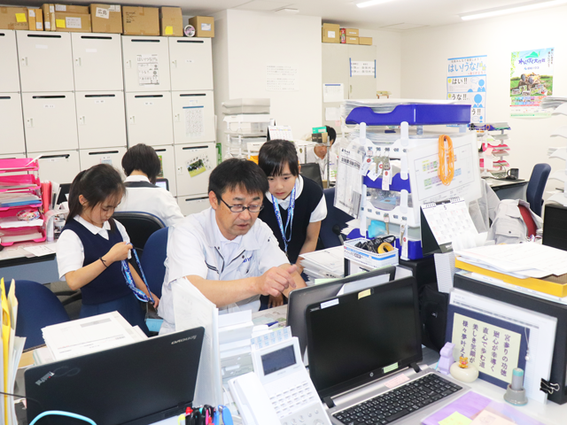 みんなで資料作成のお手伝い