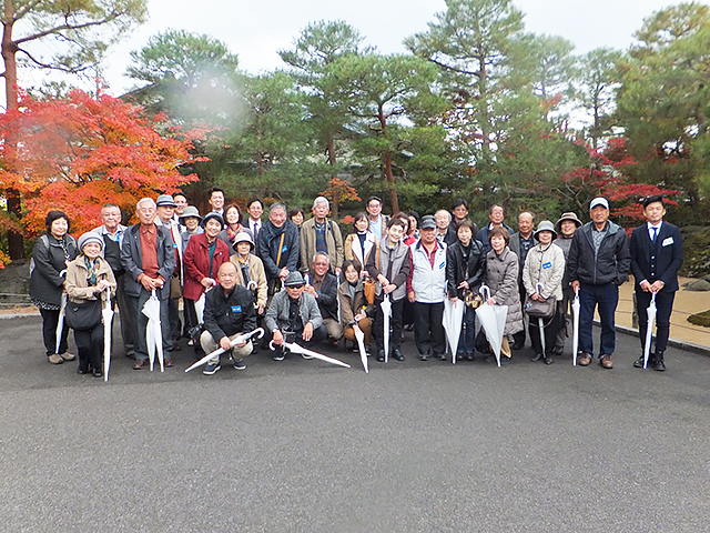 「日帰りバス旅行」集合記念写真